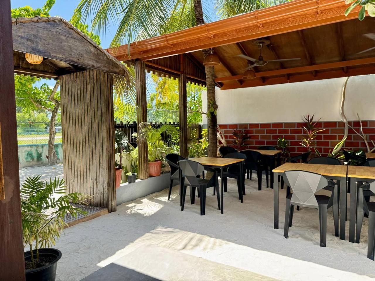Seascape Retreats Dhigurah Hotel Digura Kültér fotó