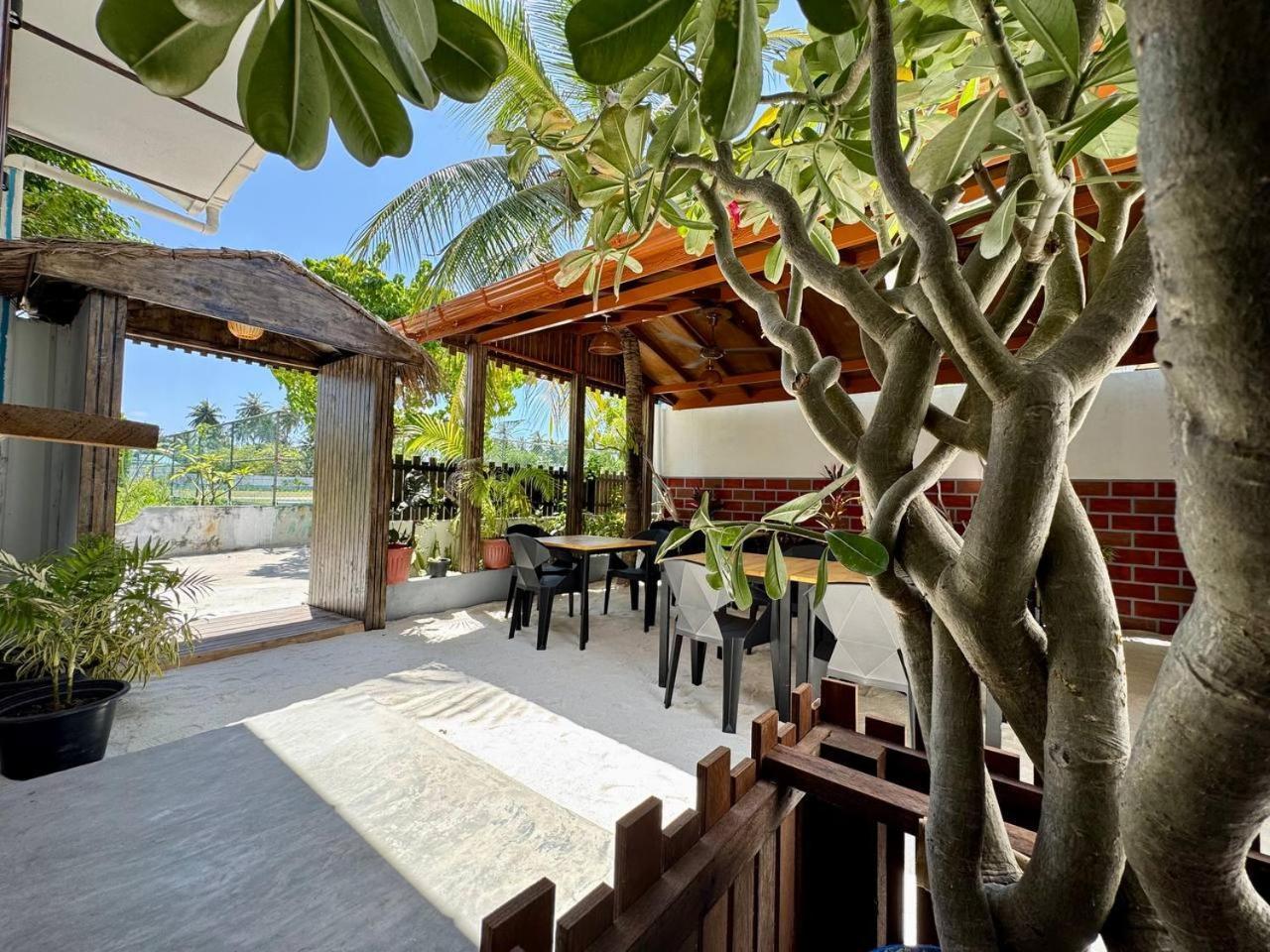 Seascape Retreats Dhigurah Hotel Digura Kültér fotó