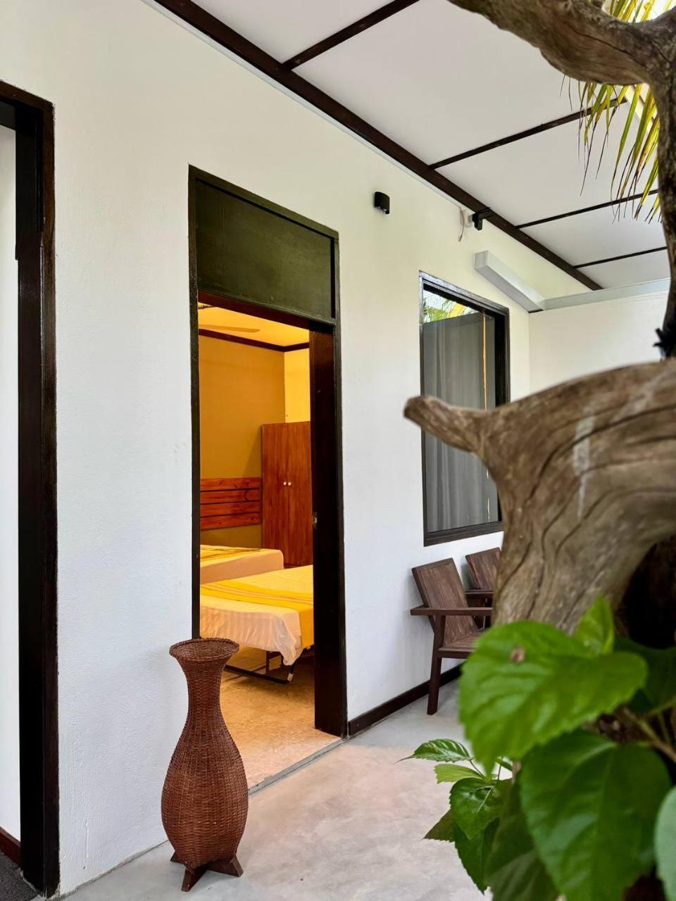 Seascape Retreats Dhigurah Hotel Digura Kültér fotó