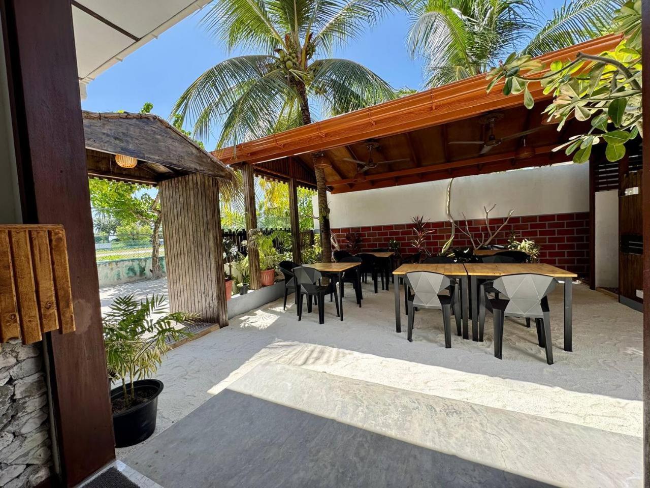 Seascape Retreats Dhigurah Hotel Digura Kültér fotó